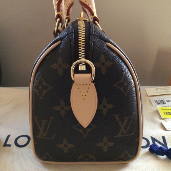 Louis Vuitton Speedy 20 - Picture 4 of 15